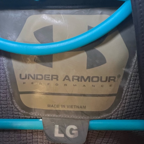 Under Armour men’s black full zip jacket. Size large. Good condition. - Picture 5 of 5